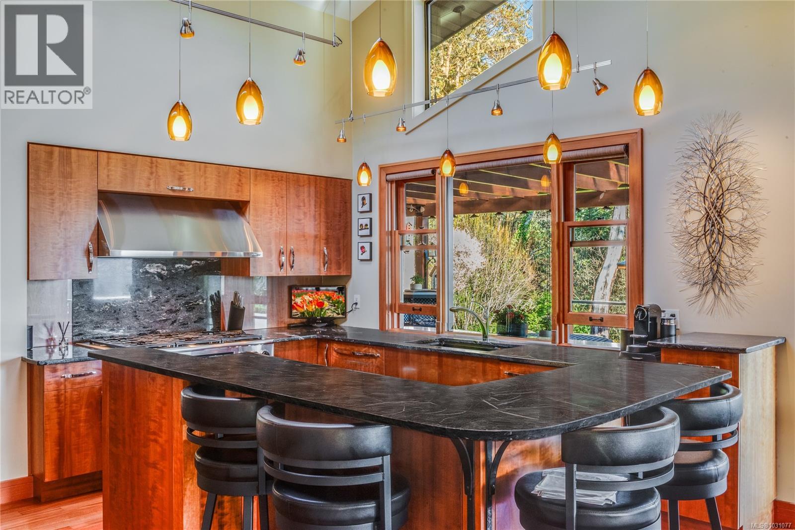 8100 Woodwyn Terr, Central Saanich