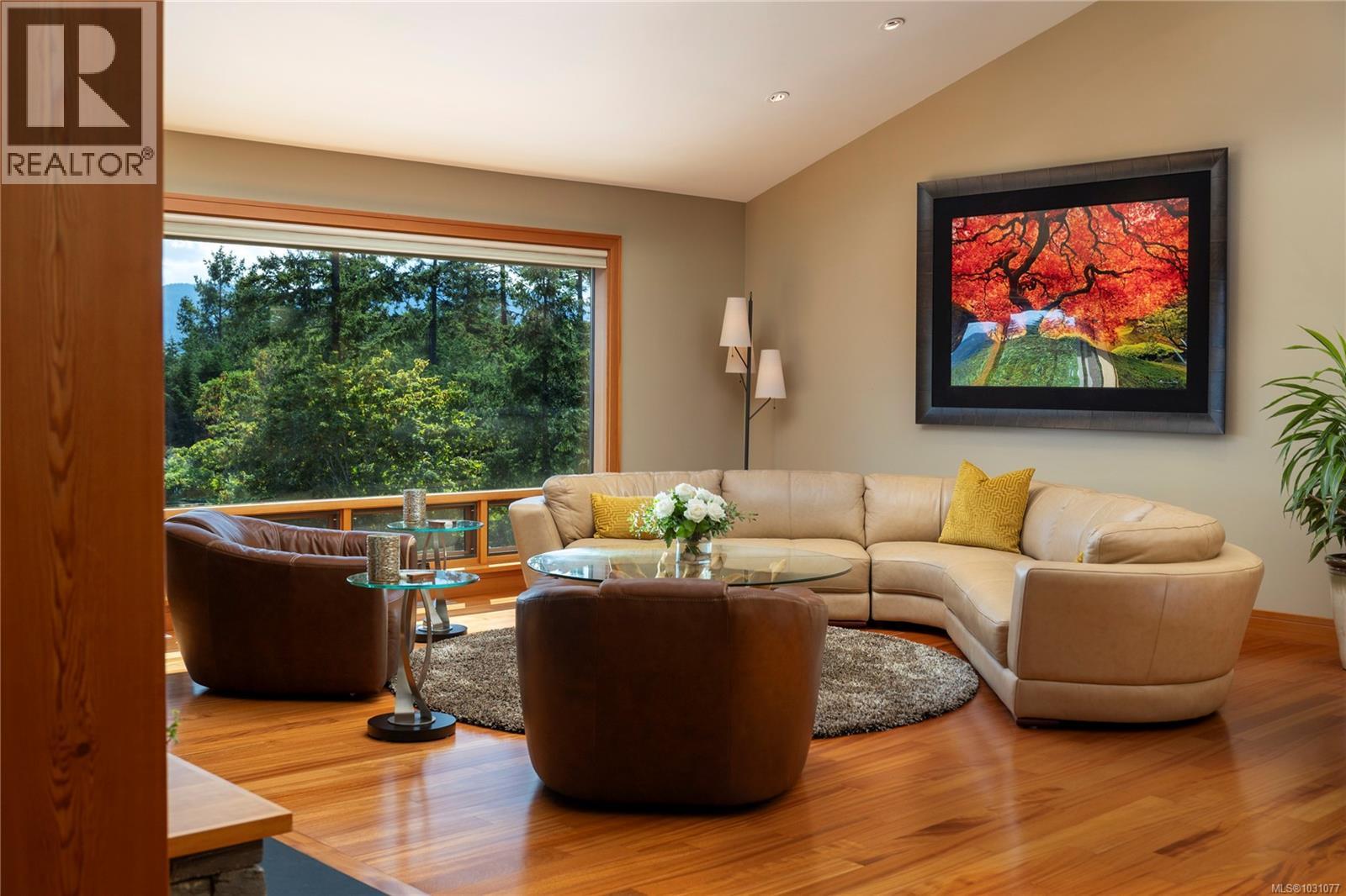 8100 Woodwyn Terr, Central Saanich