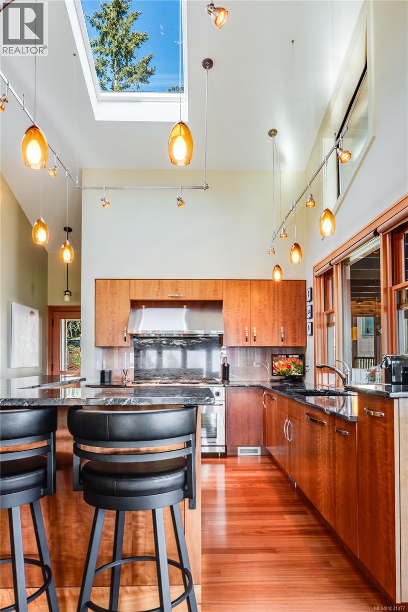 8100 Woodwyn Terr, Central Saanich