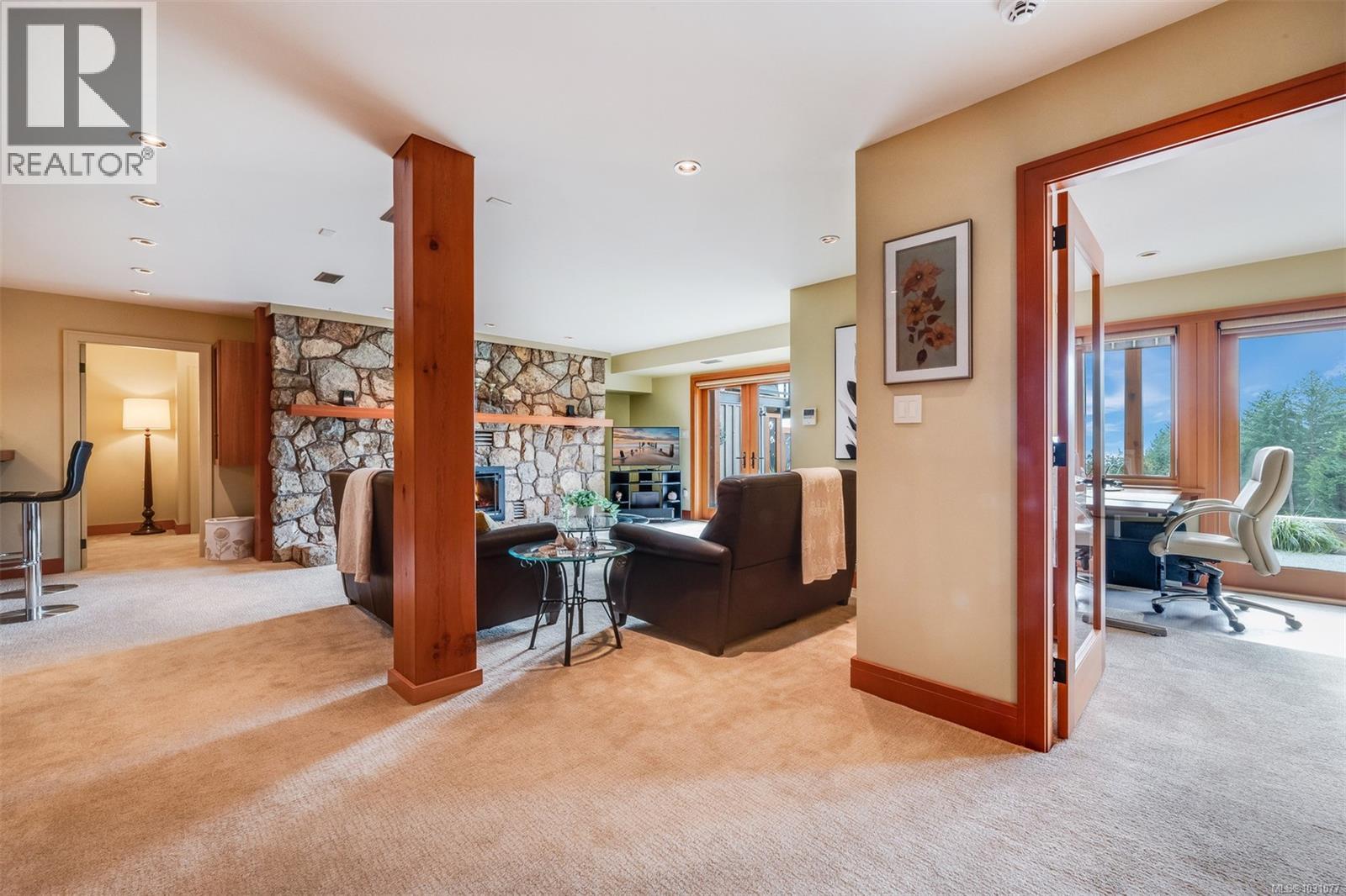 8100 Woodwyn Terr, Central Saanich