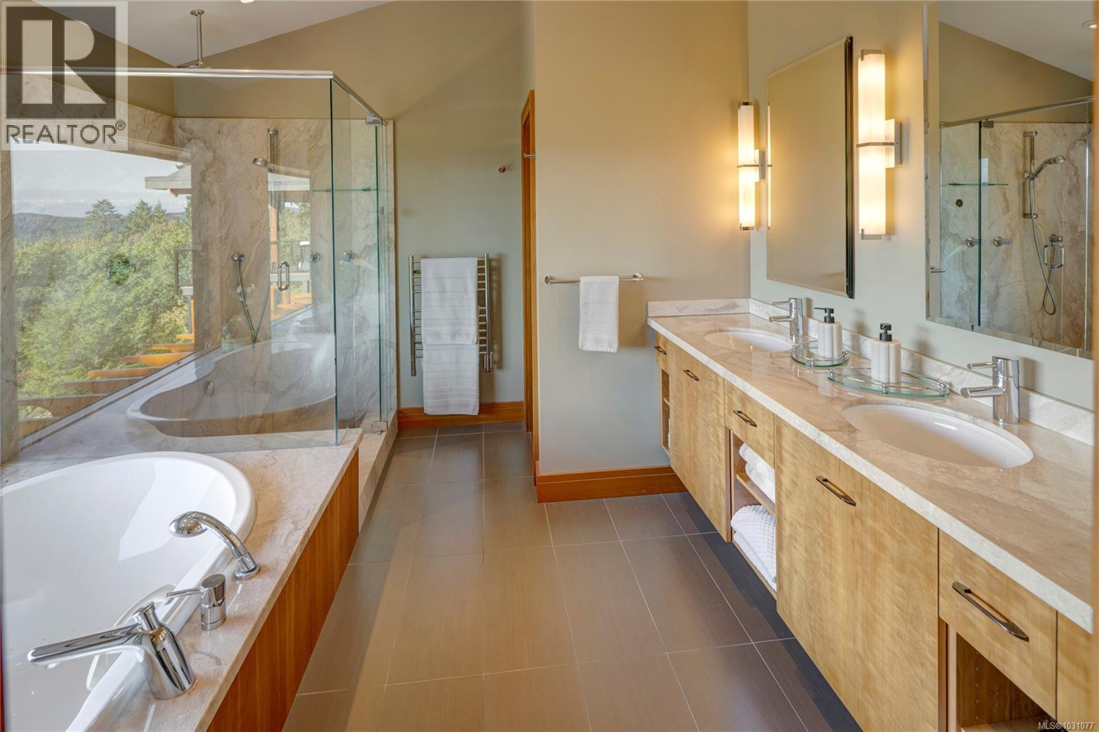 8100 Woodwyn Terr, Central Saanich