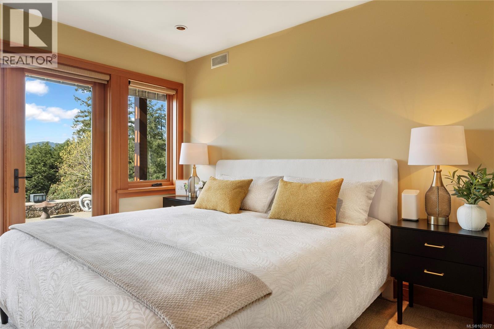 8100 Woodwyn Terr, Central Saanich