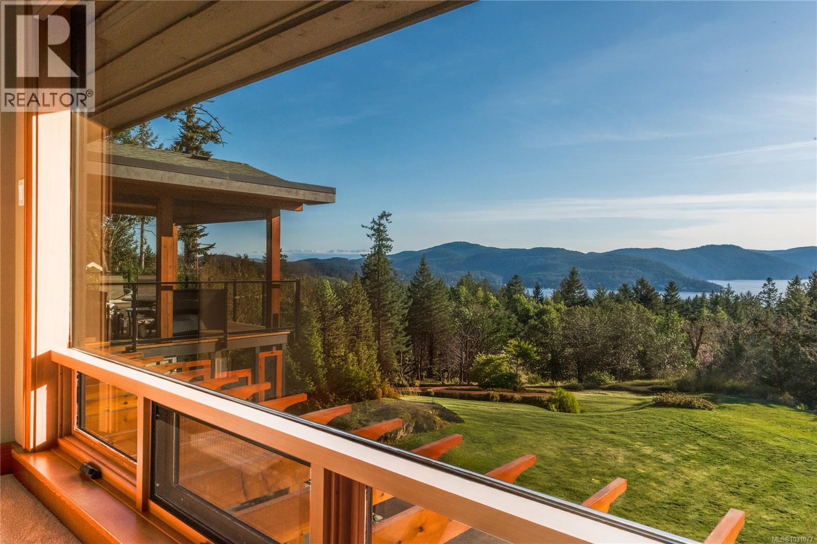 8100 Woodwyn Terr, Central Saanich