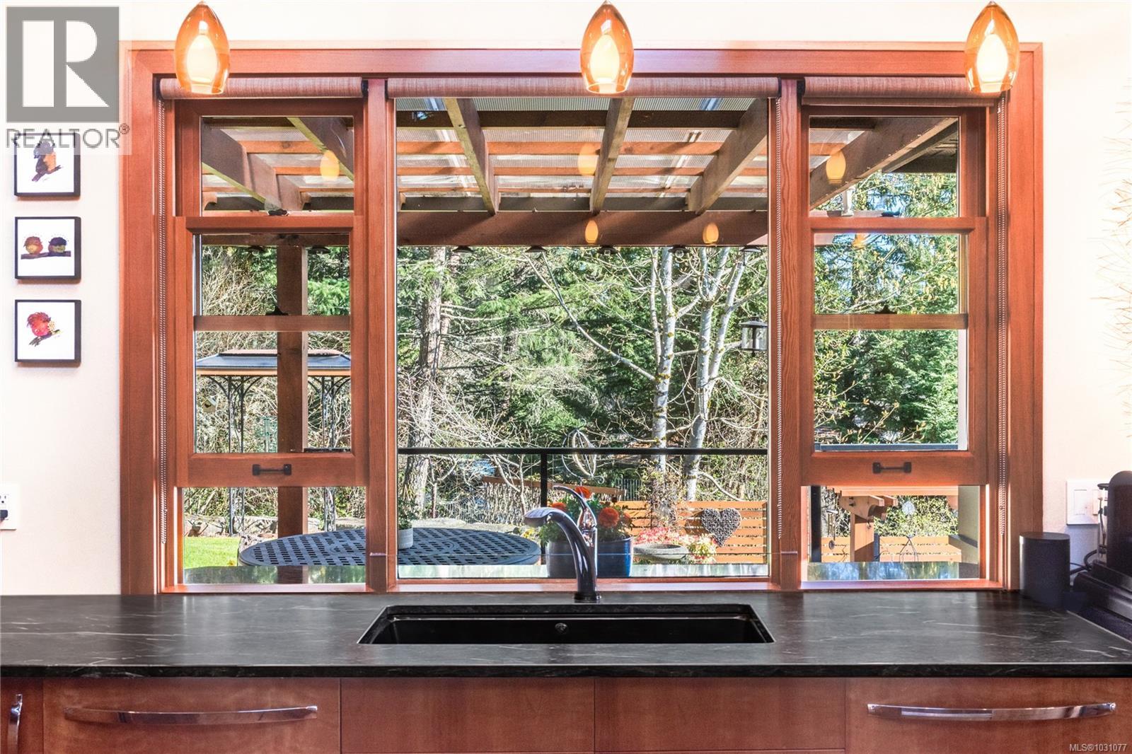 8100 Woodwyn Terr, Central Saanich