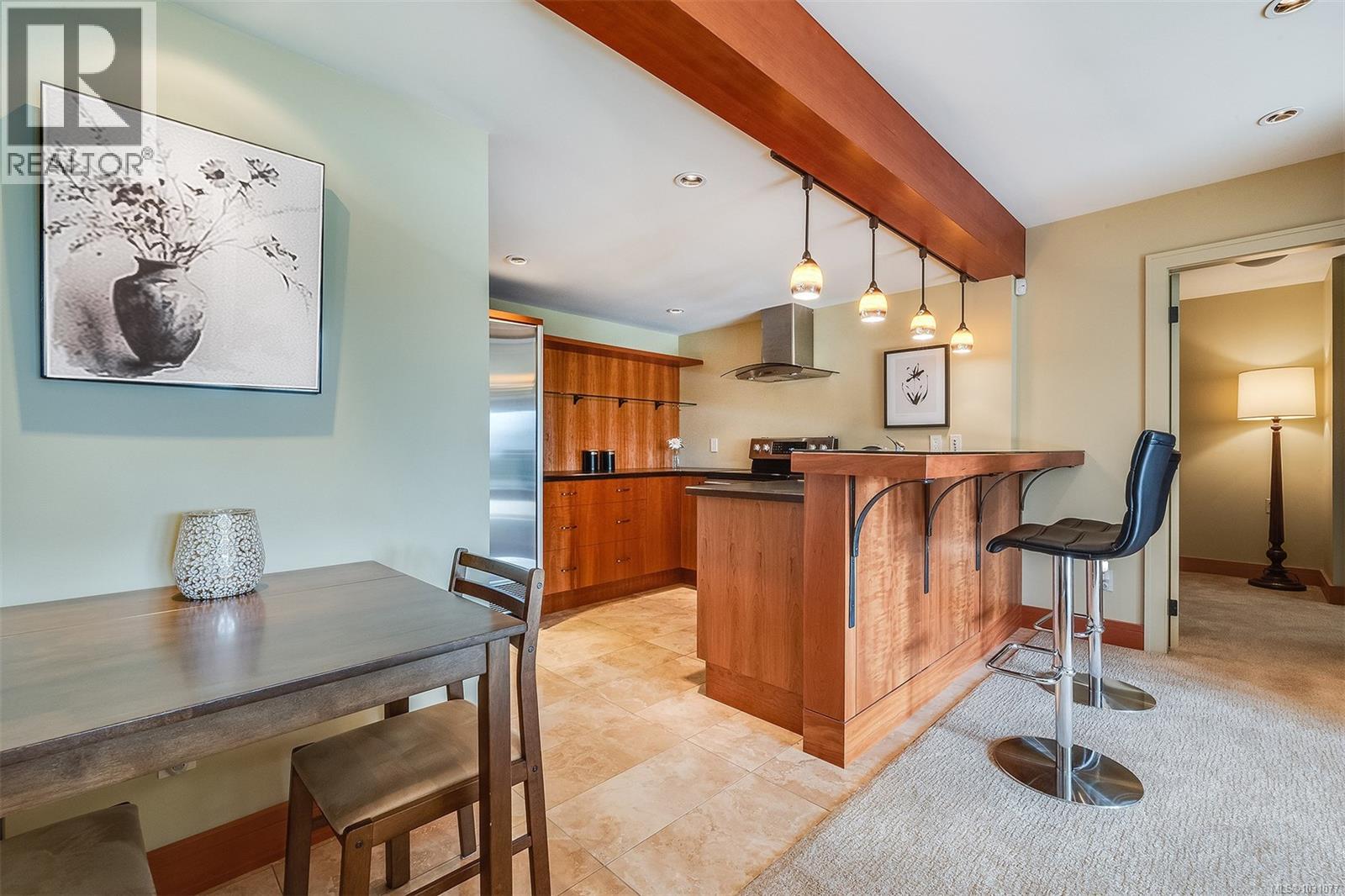 8100 Woodwyn Terr, Central Saanich