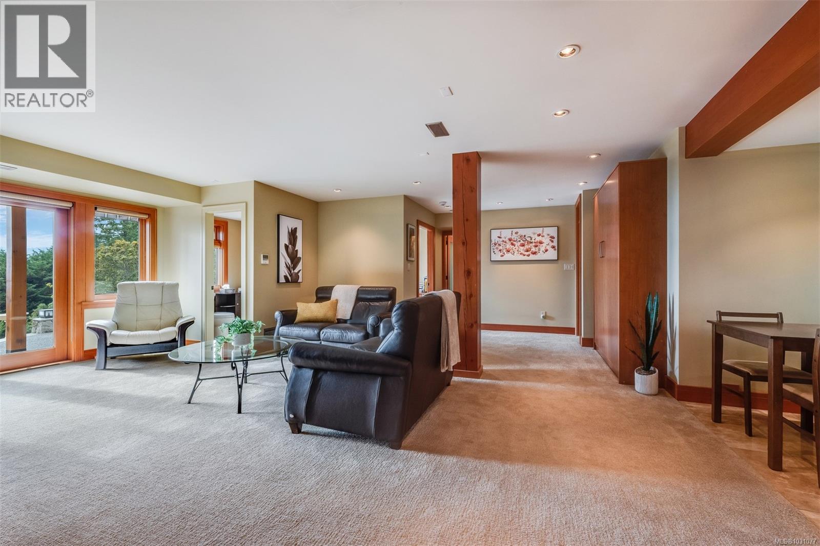 8100 Woodwyn Terr, Central Saanich