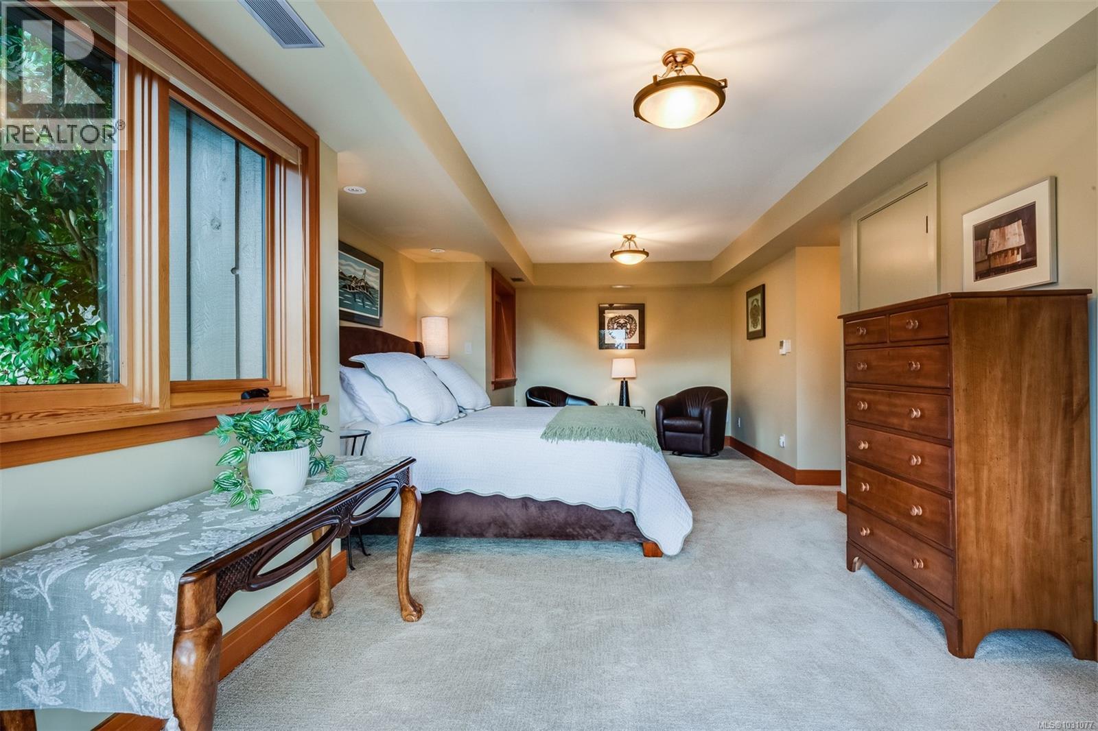 8100 Woodwyn Terr, Central Saanich