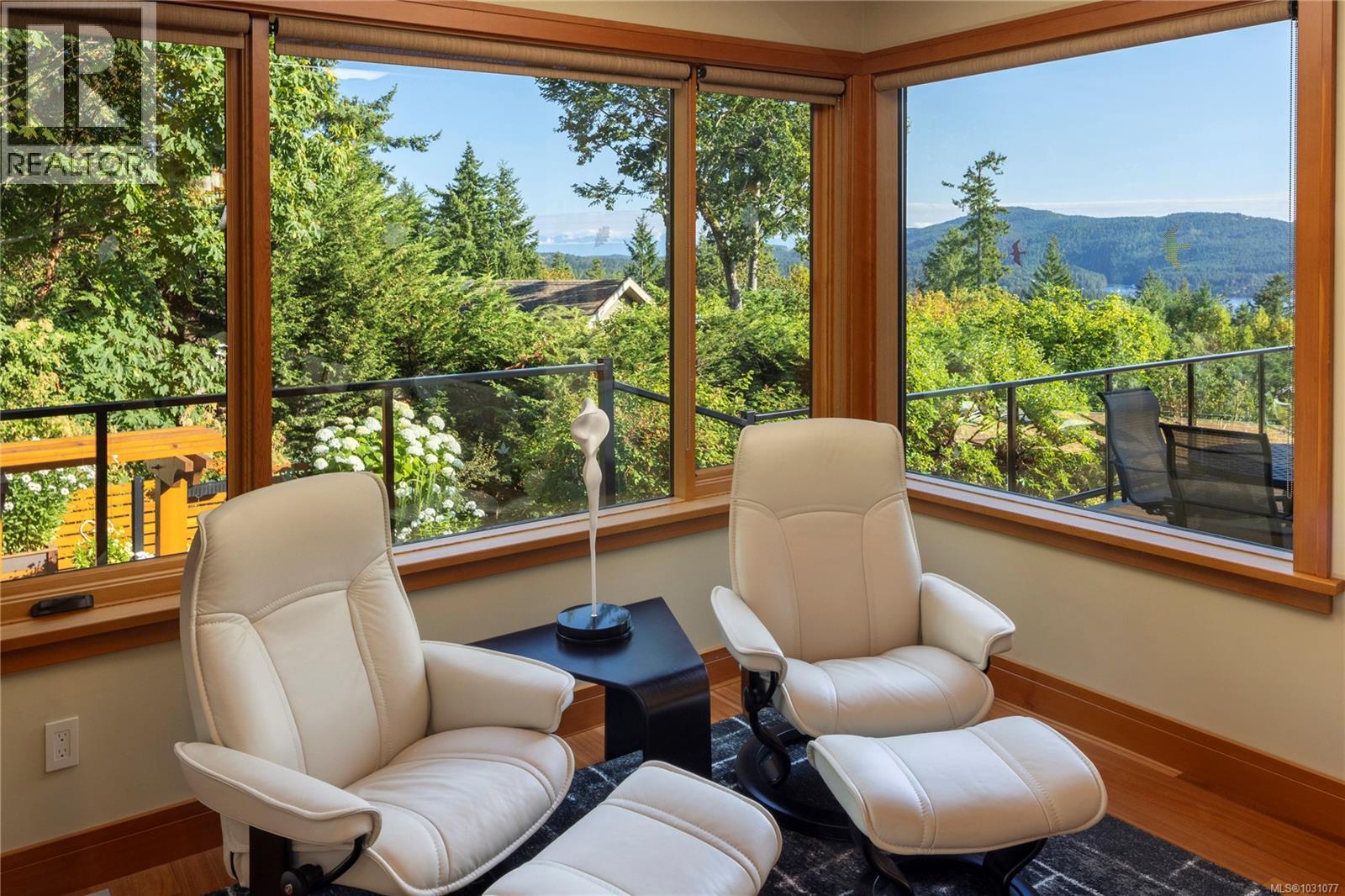 8100 Woodwyn Terr, Central Saanich