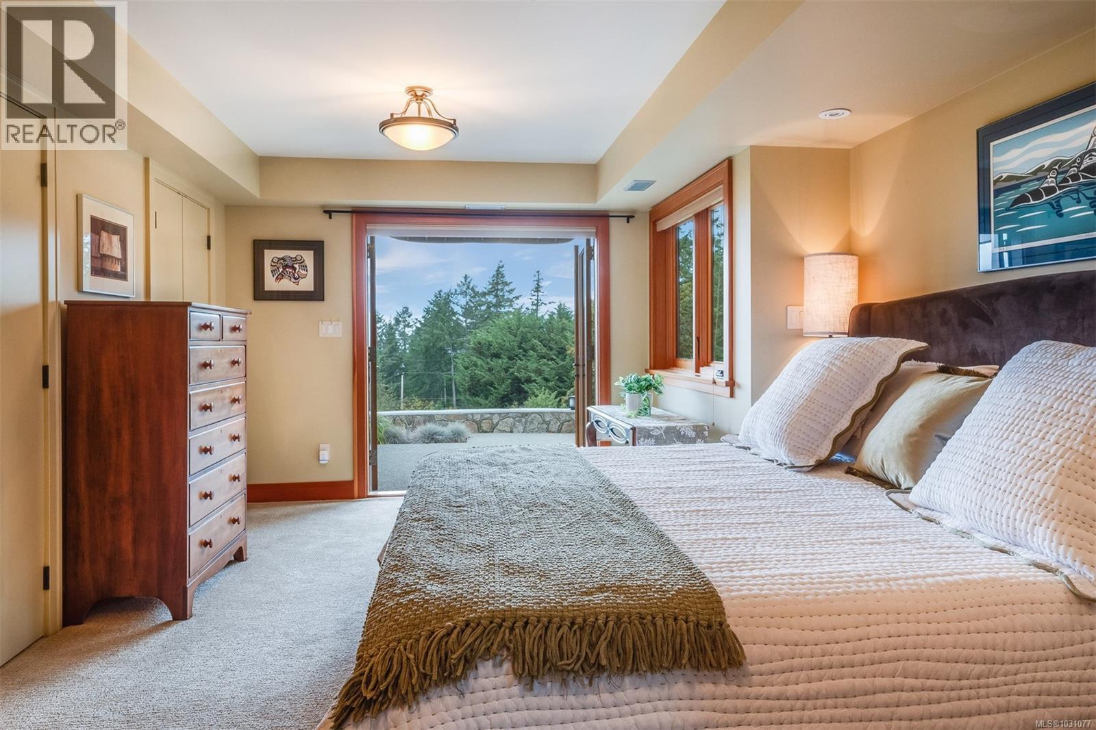 8100 Woodwyn Terr, Central Saanich