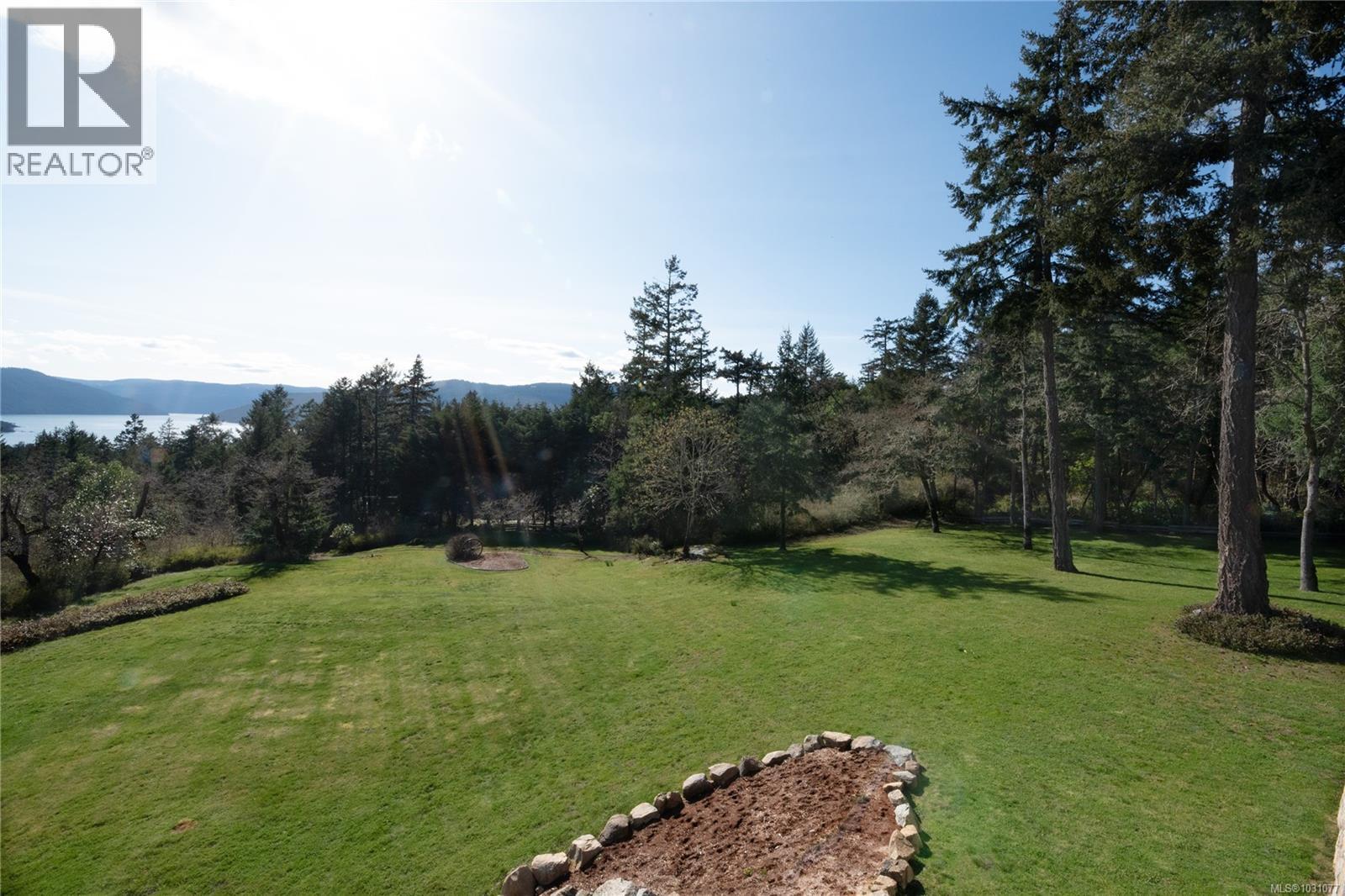 8100 Woodwyn Terr, Central Saanich