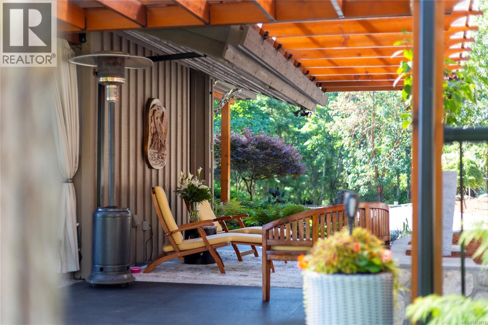 8100 Woodwyn Terr, Central Saanich