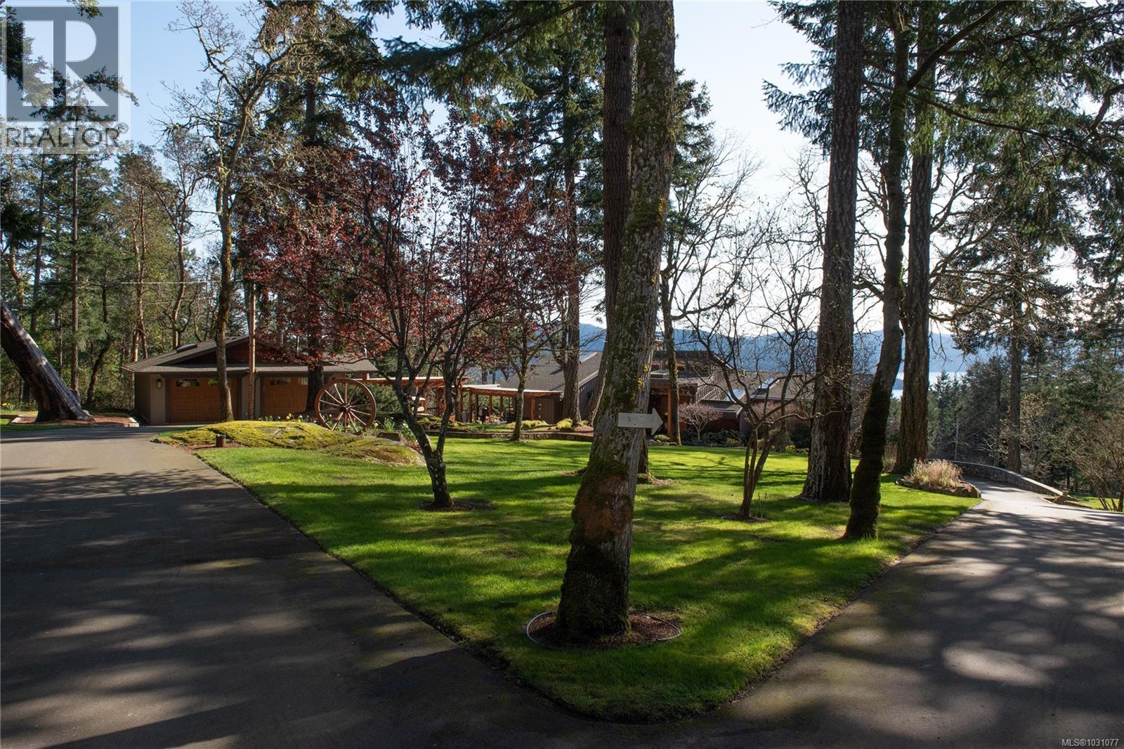 8100 Woodwyn Terr, Central Saanich