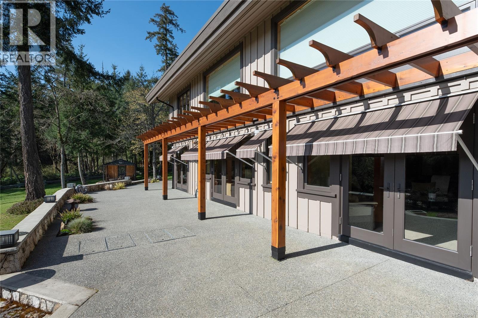 8100 Woodwyn Terr, Central Saanich