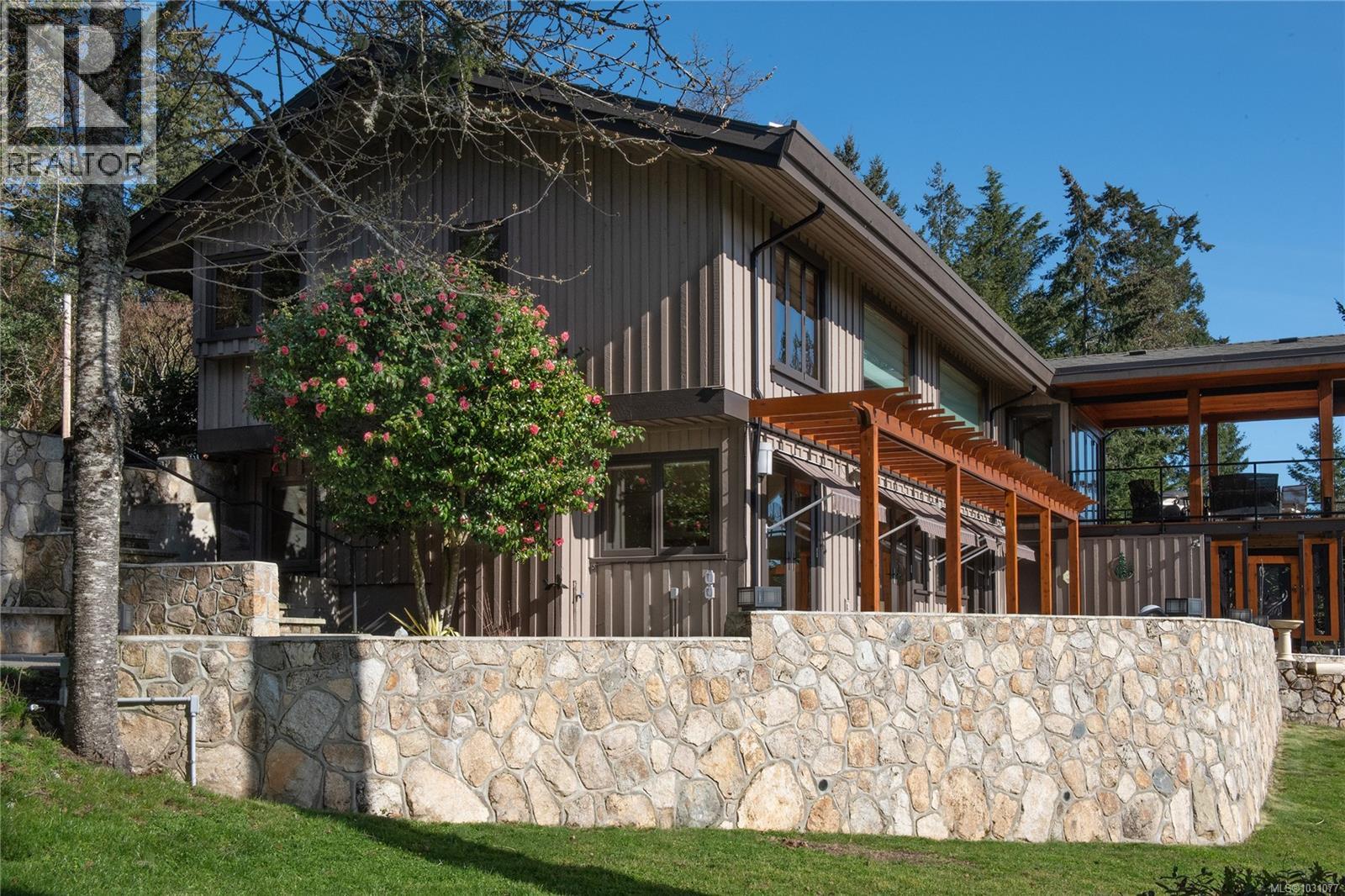 8100 Woodwyn Terr, Central Saanich