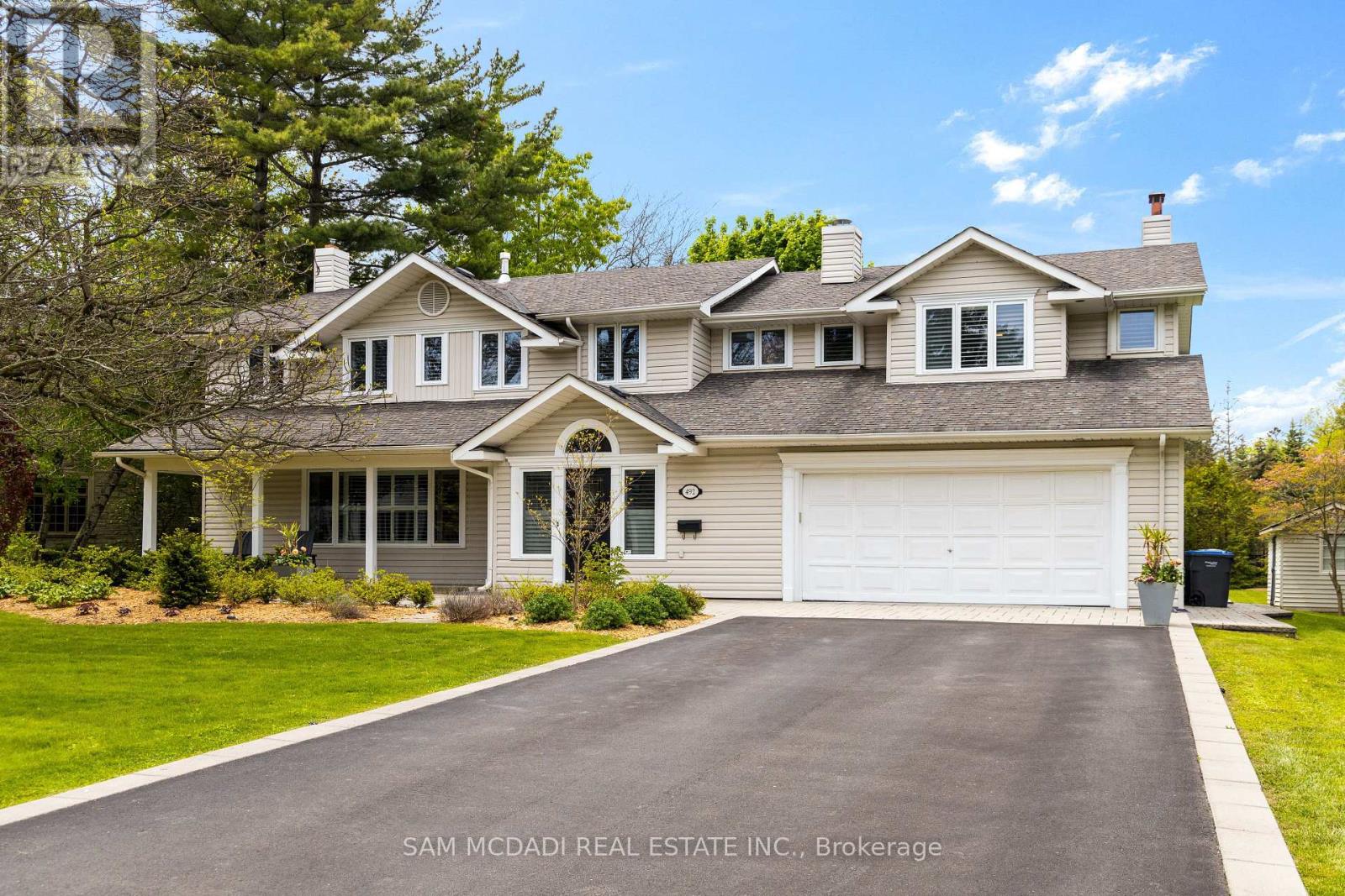492 COUNTRY CLUB CRESCENT - 1
