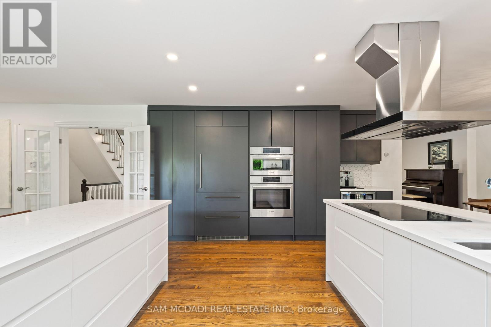 492 COUNTRY CLUB CRESCENT - 11