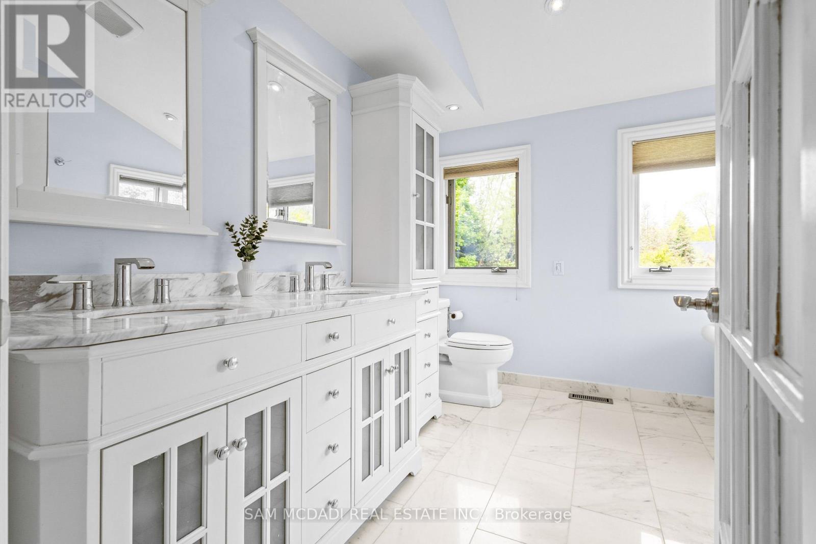 492 COUNTRY CLUB CRESCENT - 24