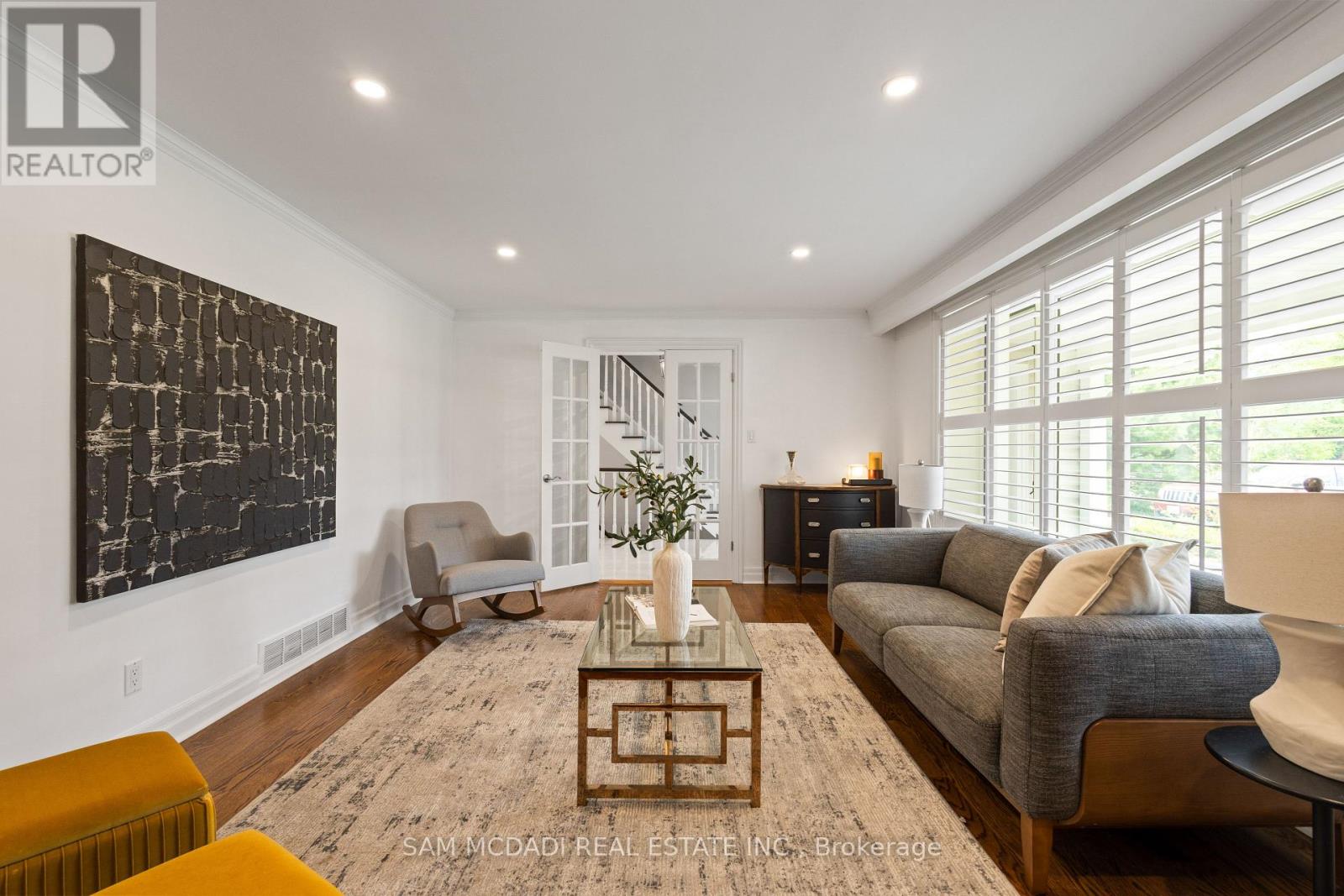 492 COUNTRY CLUB CRESCENT - 5