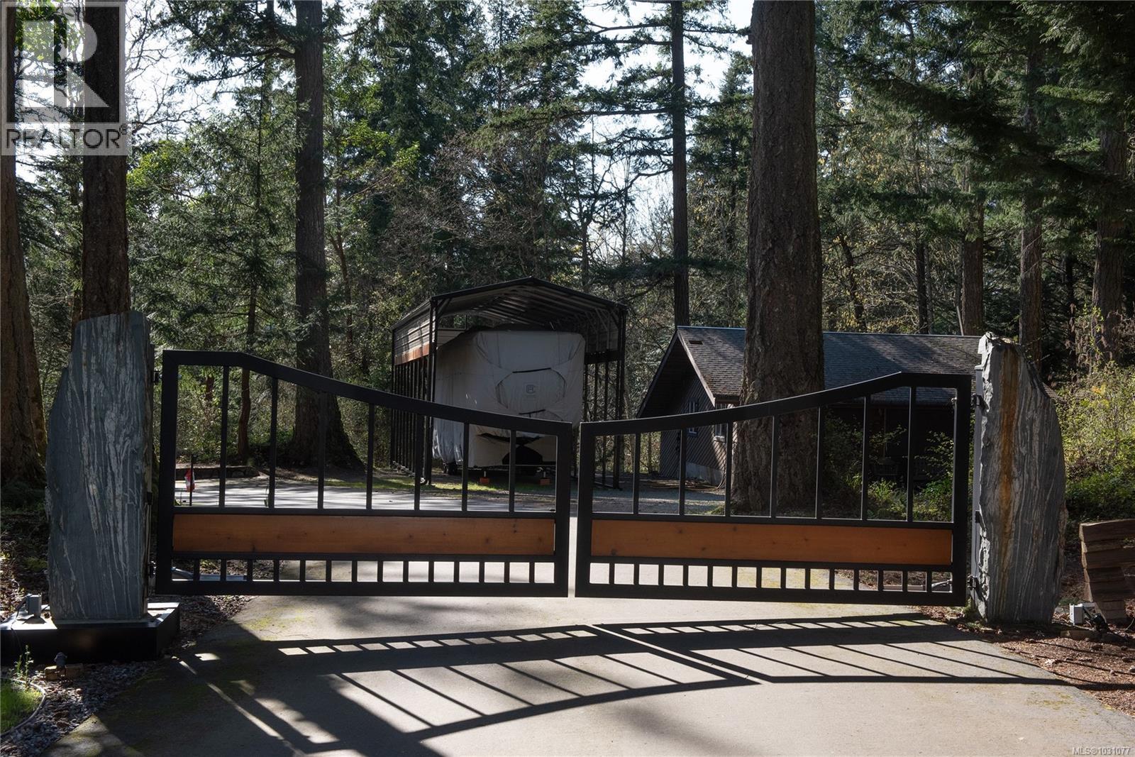 8100 Woodwyn Terr, Central Saanich