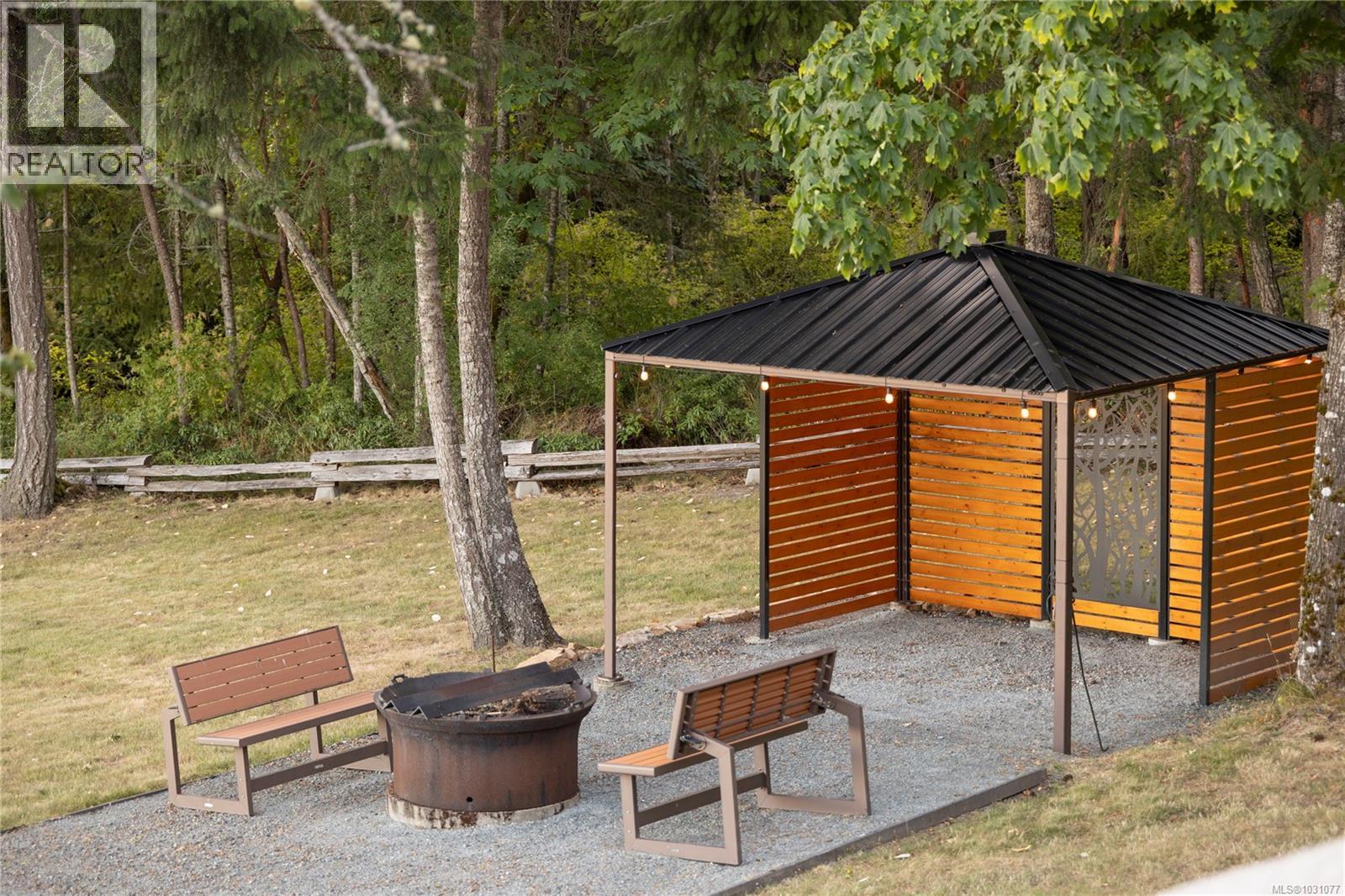 8100 Woodwyn Terr, Central Saanich