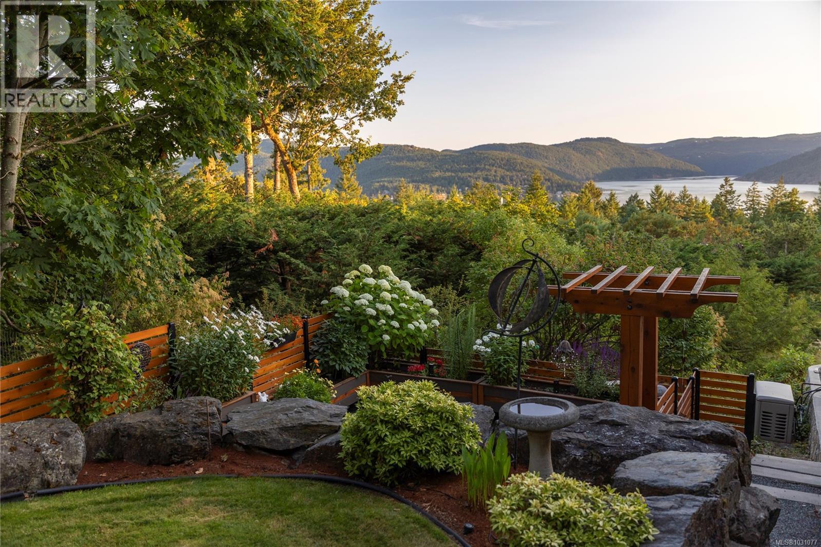 8100 Woodwyn Terr, Central Saanich