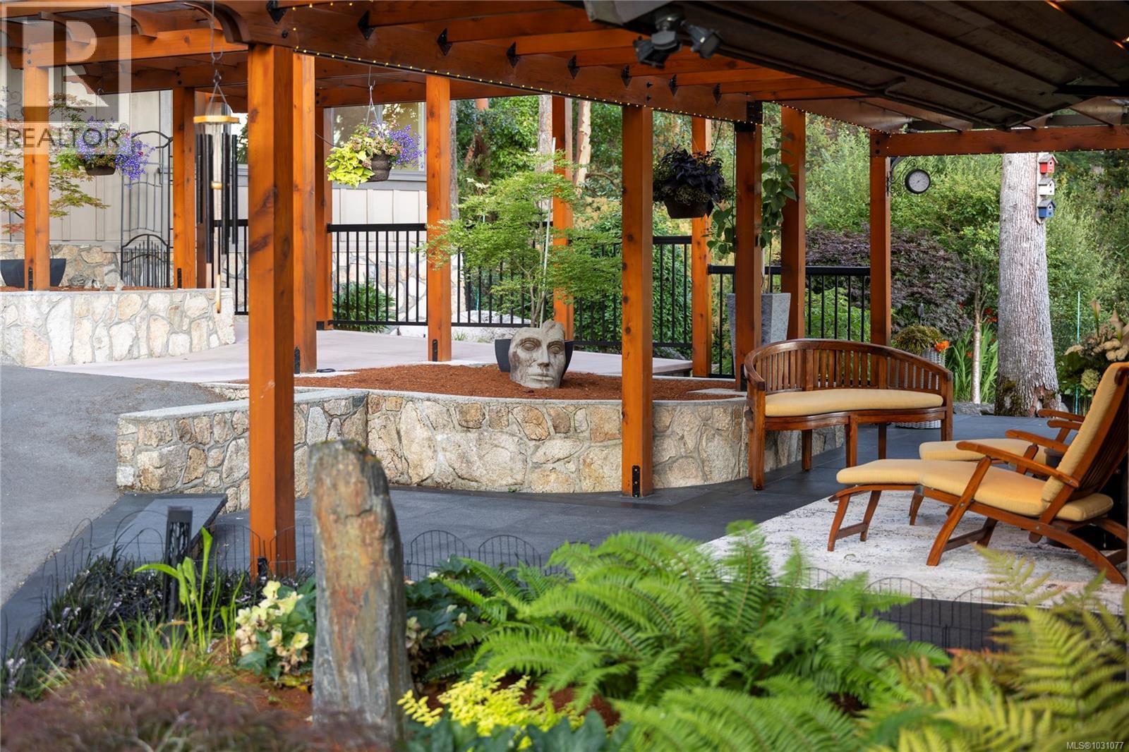 8100 Woodwyn Terr, Central Saanich