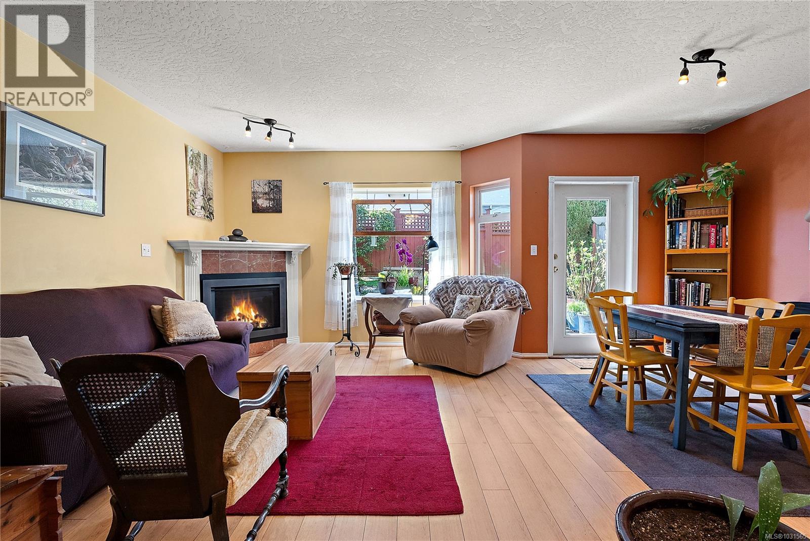 2 922 Arm St, Esquimalt