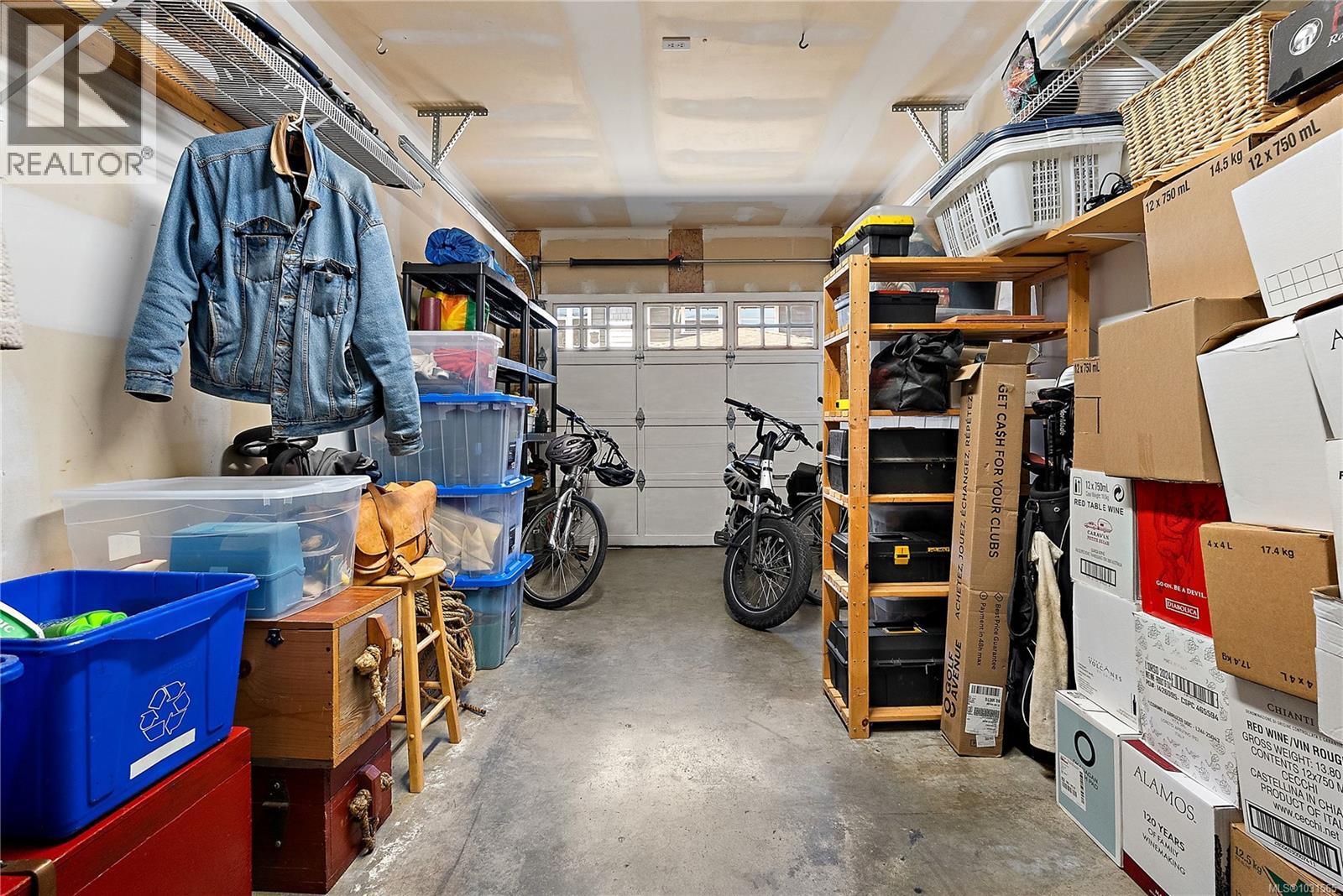 2 922 Arm St, Esquimalt