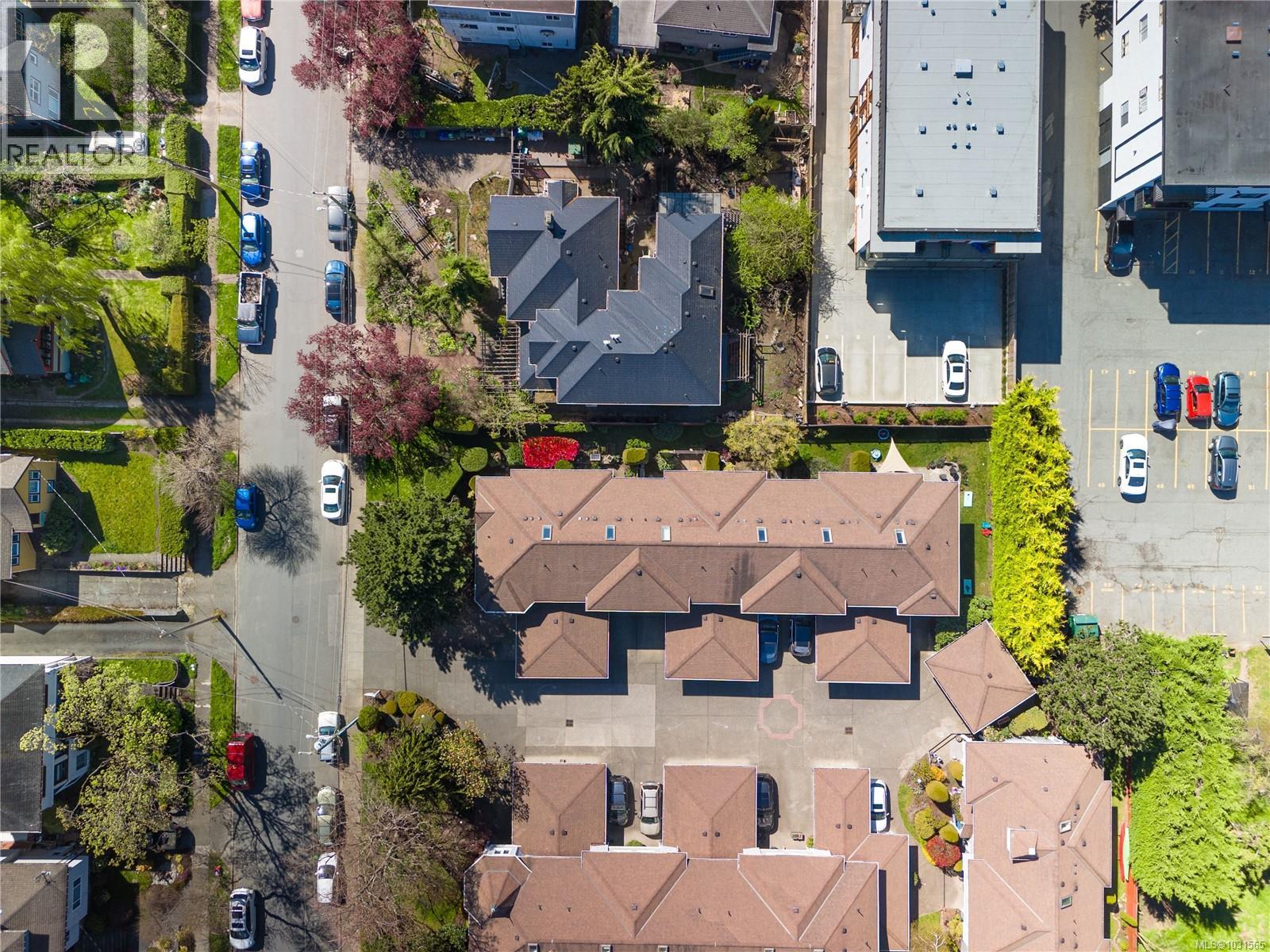 2 922 Arm St, Esquimalt