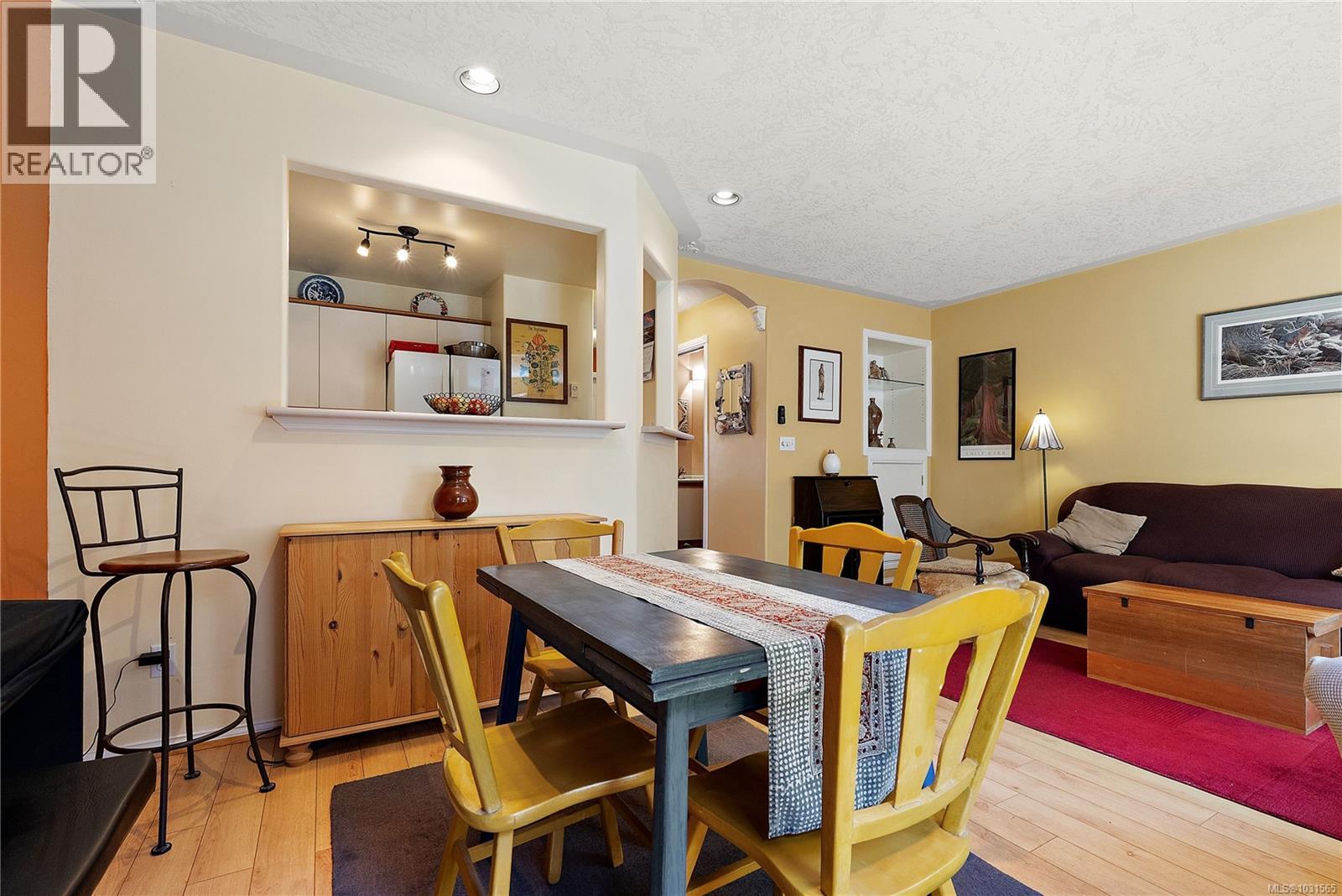 2 922 Arm St, Esquimalt