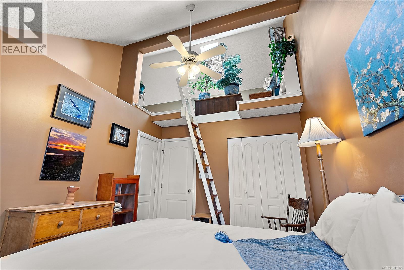 2 922 Arm St, Esquimalt