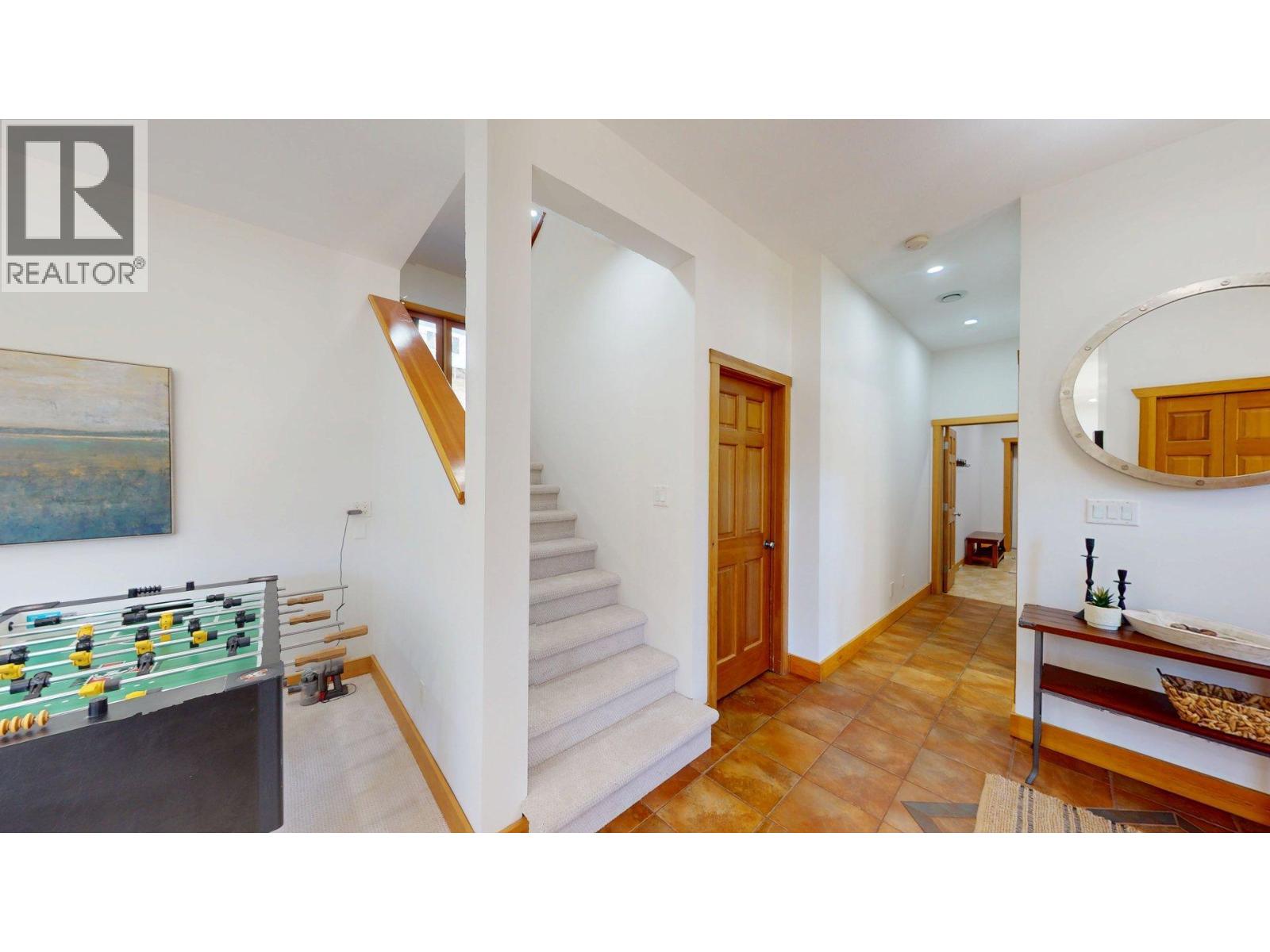 2455 COLIN CRESCENT - 20