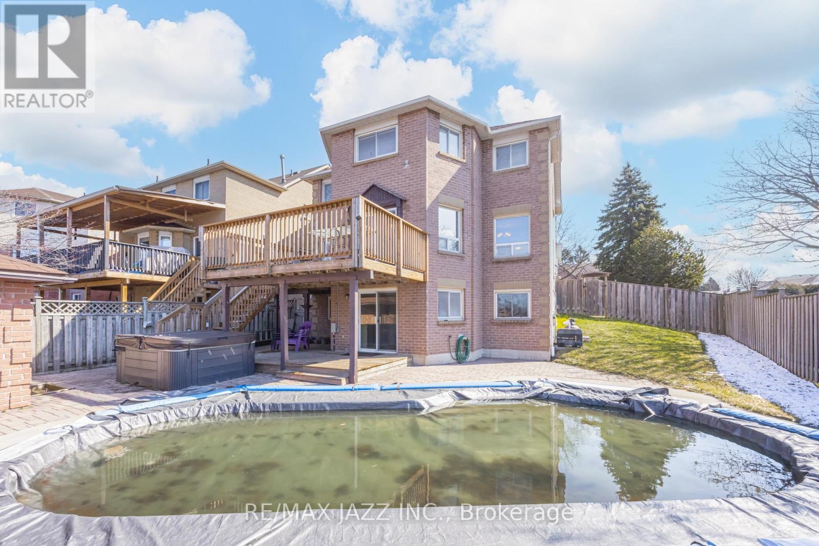 2 COOMER CRESCENT - 44