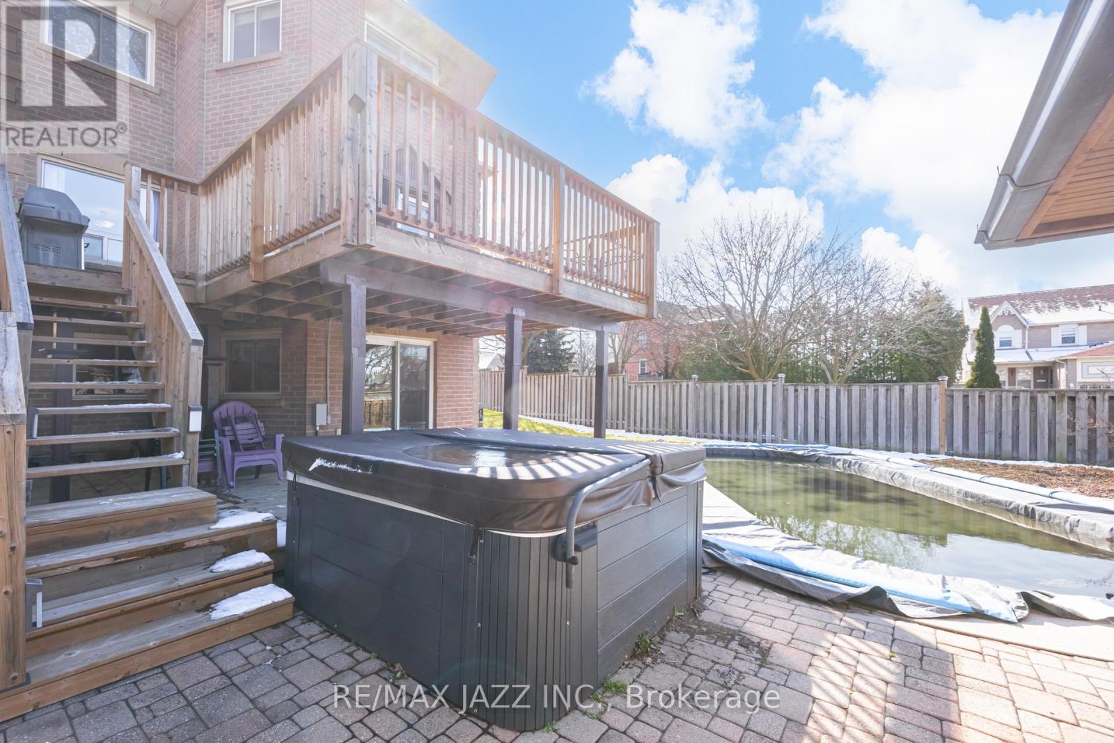 2 COOMER CRESCENT — photo 45