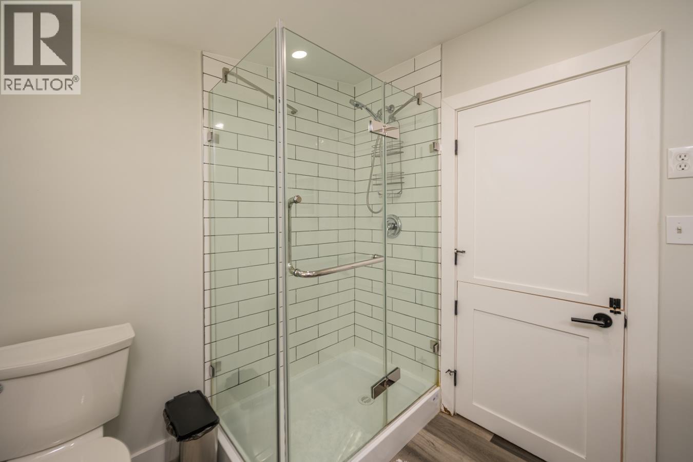 1675 5TH AVENUE - 26