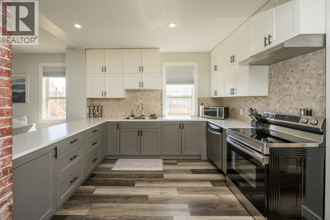 1675 5TH AVENUE - Image 2