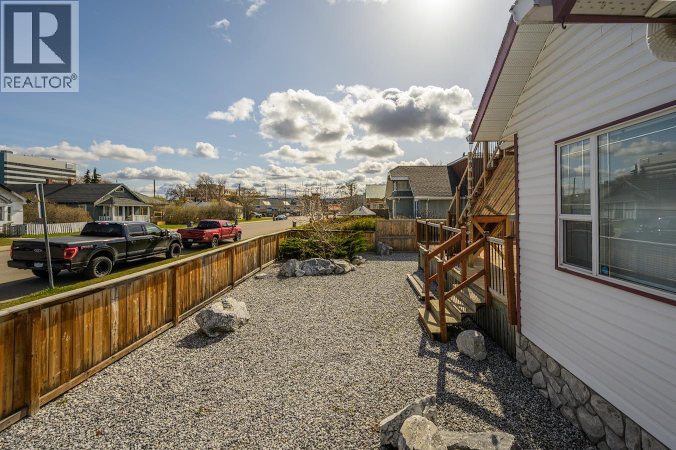 1675 5TH AVENUE - 33