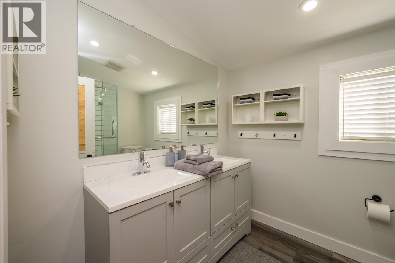 1675 5TH AVENUE - 23