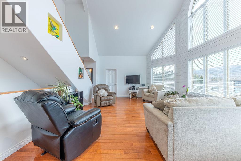 3601 NAVATANEE Drive, Kamloops