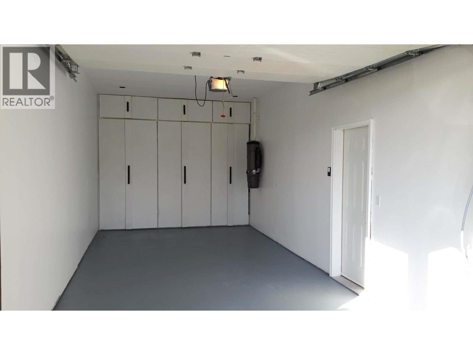 3601 NAVATANEE Drive, Kamloops