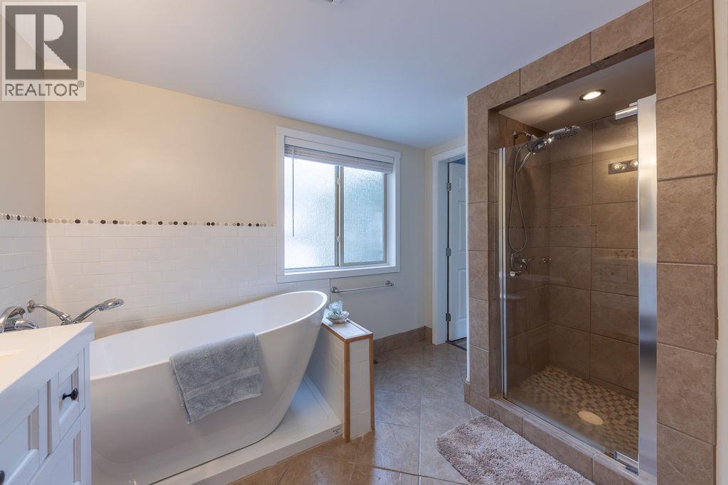 3601 NAVATANEE Drive, Kamloops