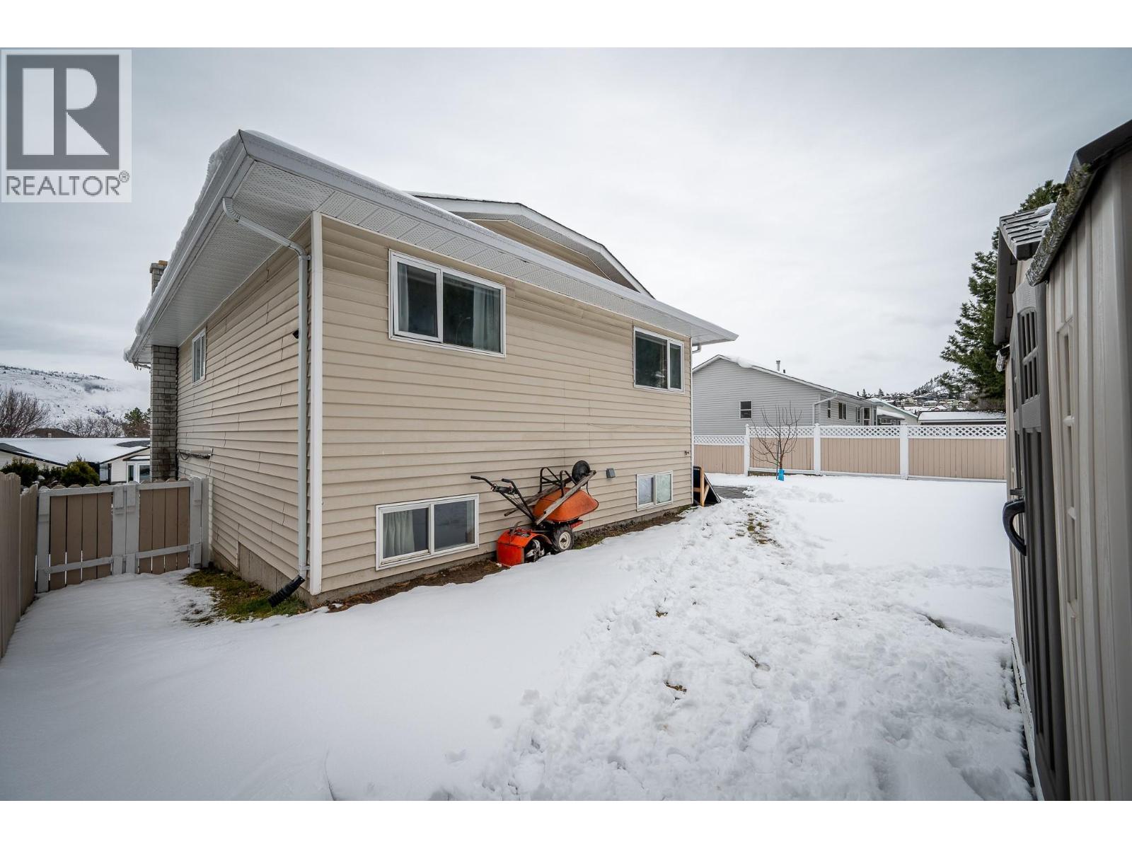 2727 QU'APPELLE Boulevard, Kamloops