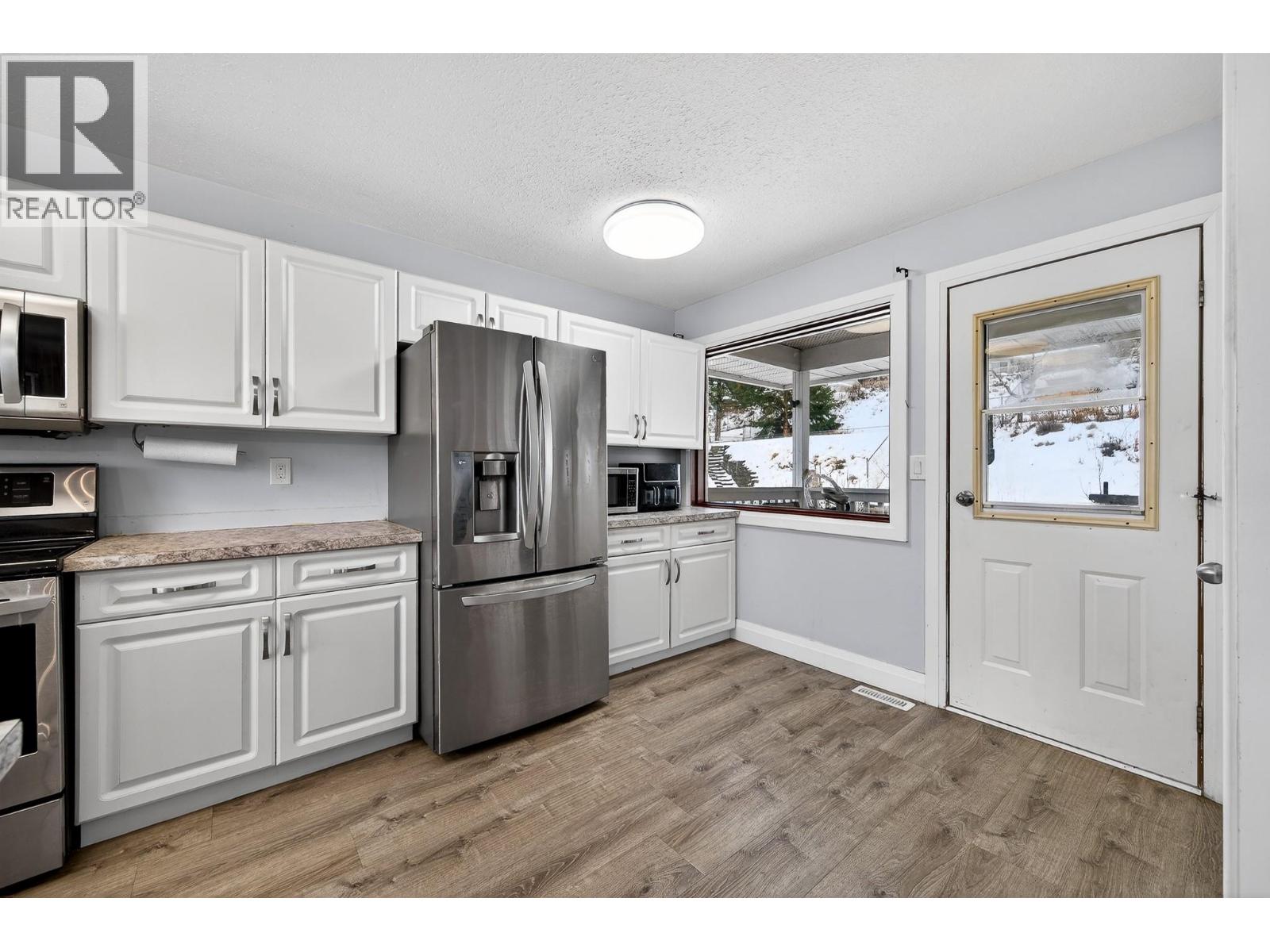 2727 QU'APPELLE Boulevard, Kamloops