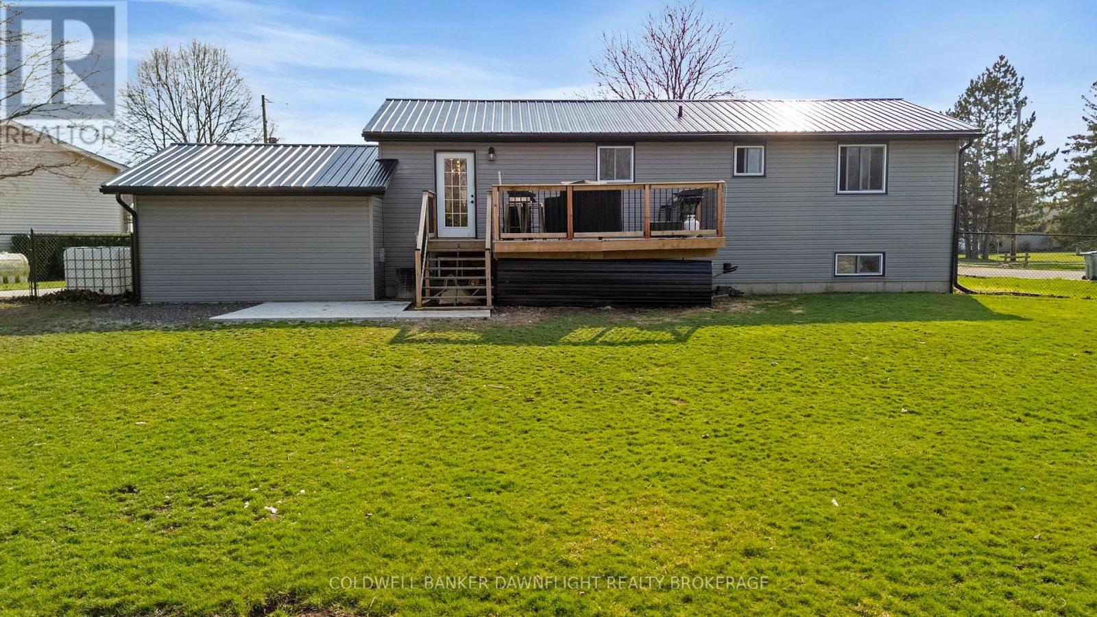 17 HAWTHORN CRESCENT Property Photo