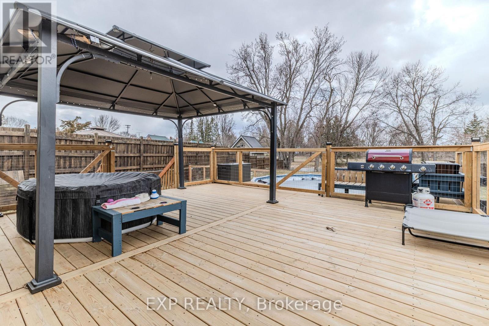 Access the Pool from the Back Deck!