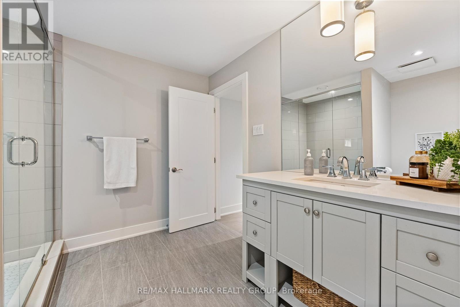 91 SHAUGHNESSY CRESCENT - 37