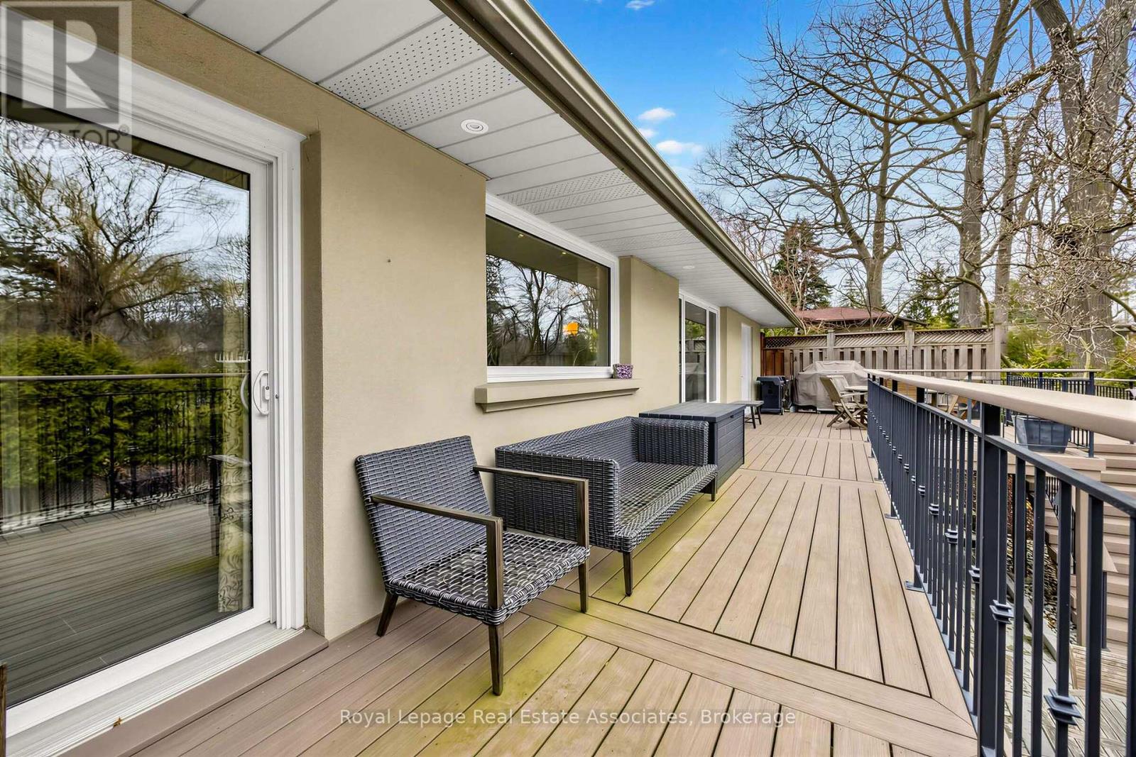 1561 PINETREE CRESCENT — photo 32