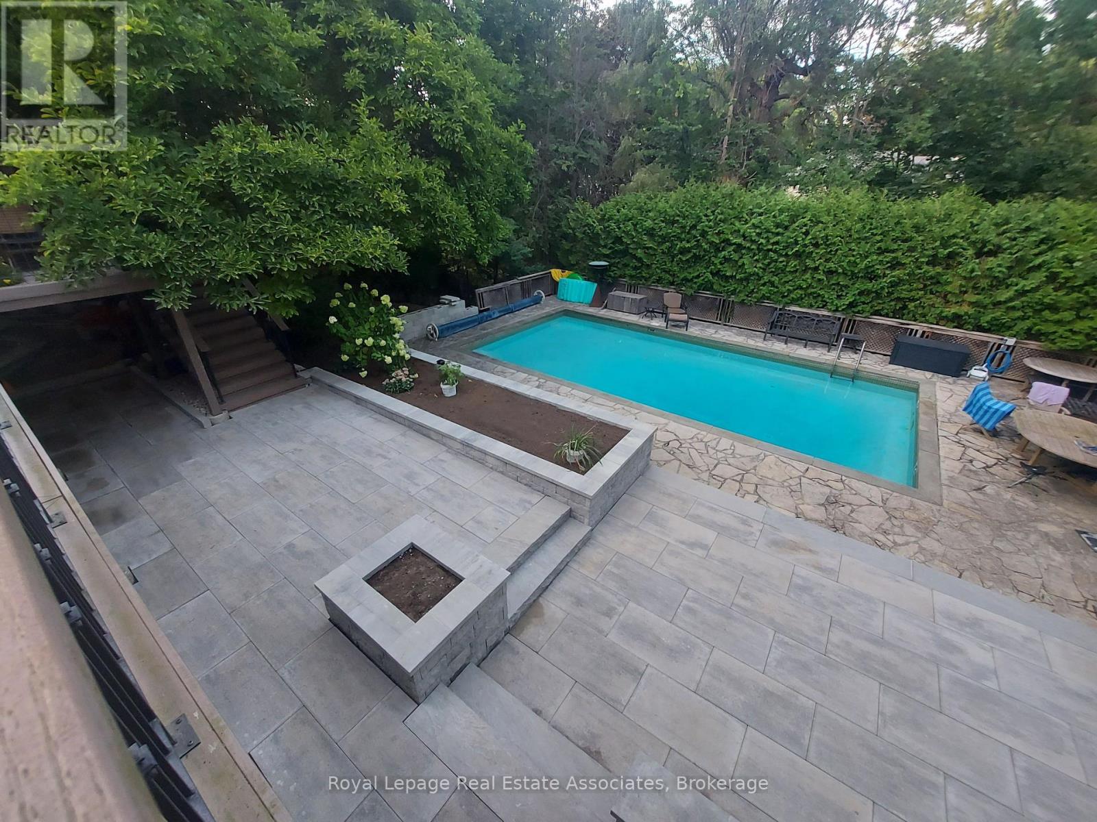 1561 PINETREE CRESCENT — photo 35