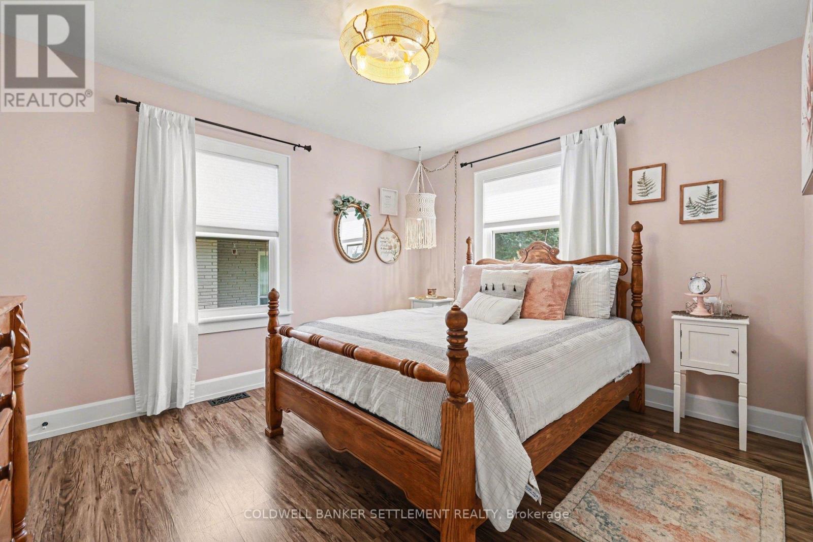 22 BROADVIEW AVENUE W - 26