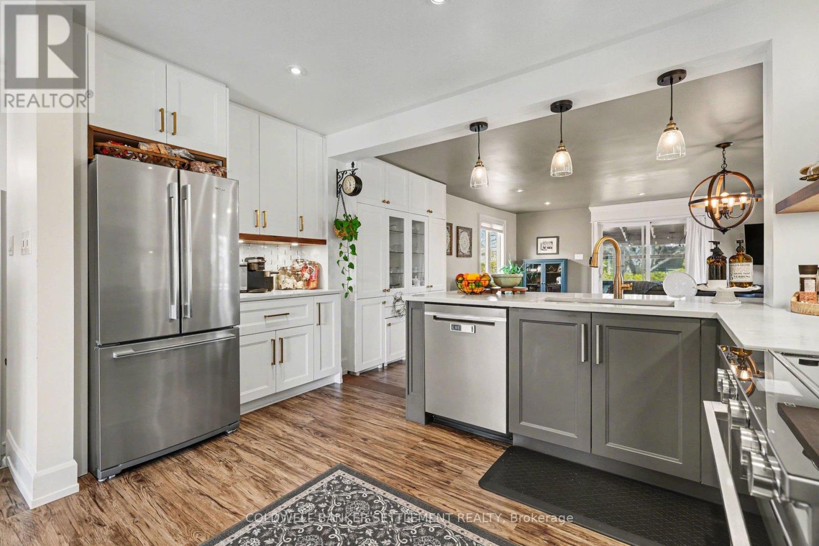 22 BROADVIEW AVENUE W - 11
